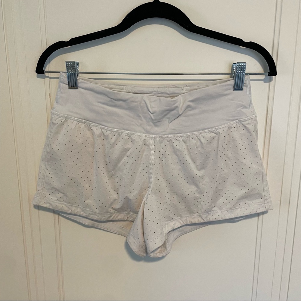 Lululemon Speed‎ Up Athletic Shorts in White Eyelet Size 4